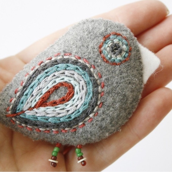 Moloco Bird Pin - Picture 2 of 3